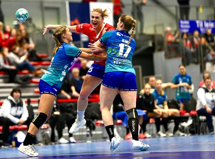 Fra hjemmekampen mot Buxtehuder (foto: Kjell Eirik Henanger)